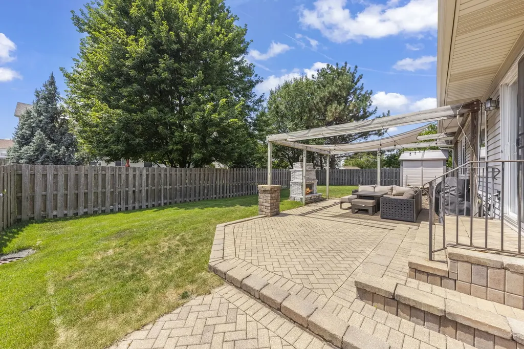 1969 Conway Lane Aurora IL 60503
