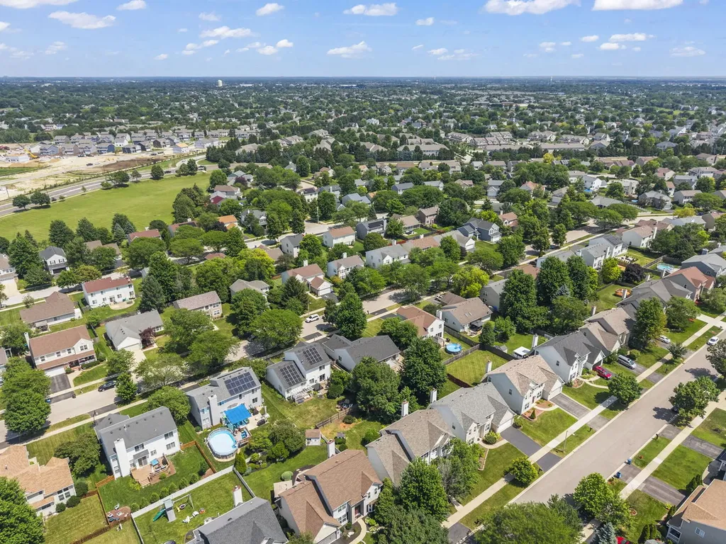 1969 Conway Lane Aurora IL 60503