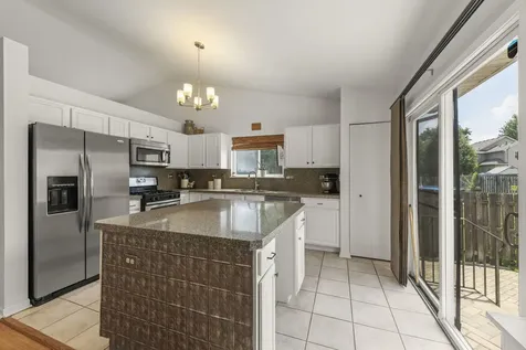 1969 Conway Lane Aurora IL 60503
