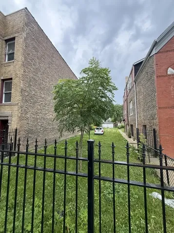 828 North Springfield Avenue Chicago IL 60651