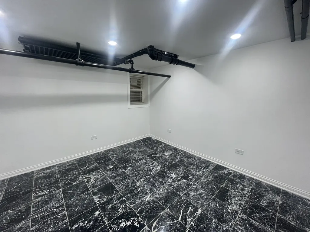2748 North Austin Avenue Chicago IL 60639