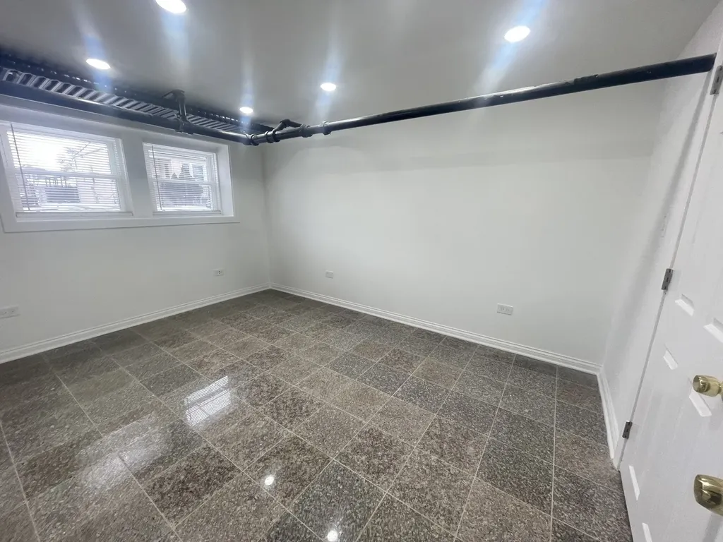 2748 North Austin Avenue Chicago IL 60639