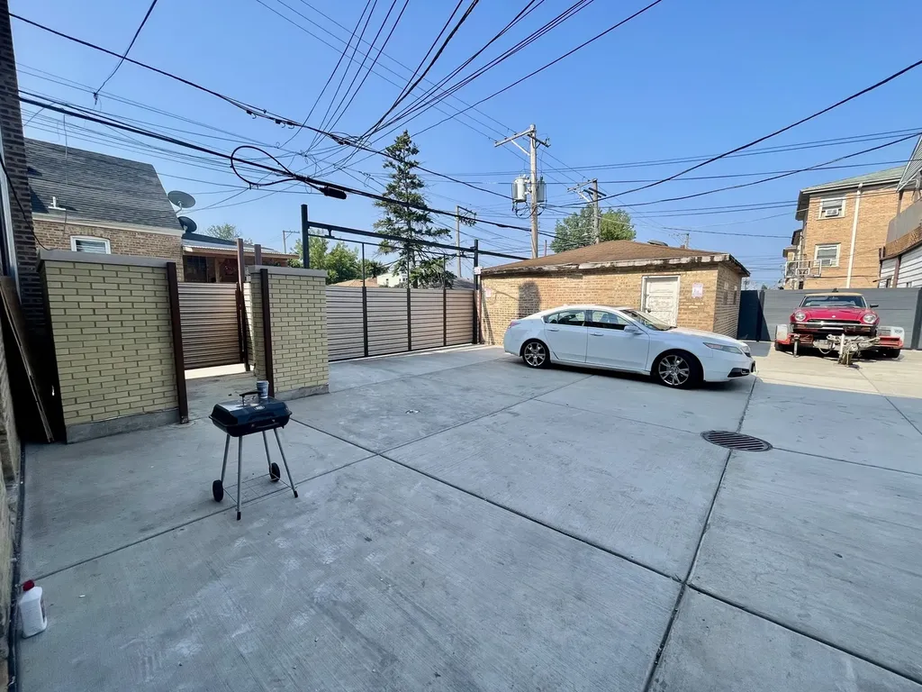2748 North Austin Avenue Chicago IL 60639
