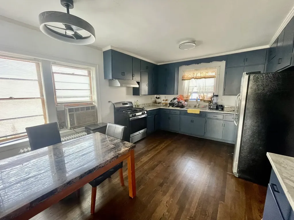 2748 North Austin Avenue Chicago IL 60639