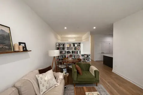 4513 North Clark Street Chicago IL 60640