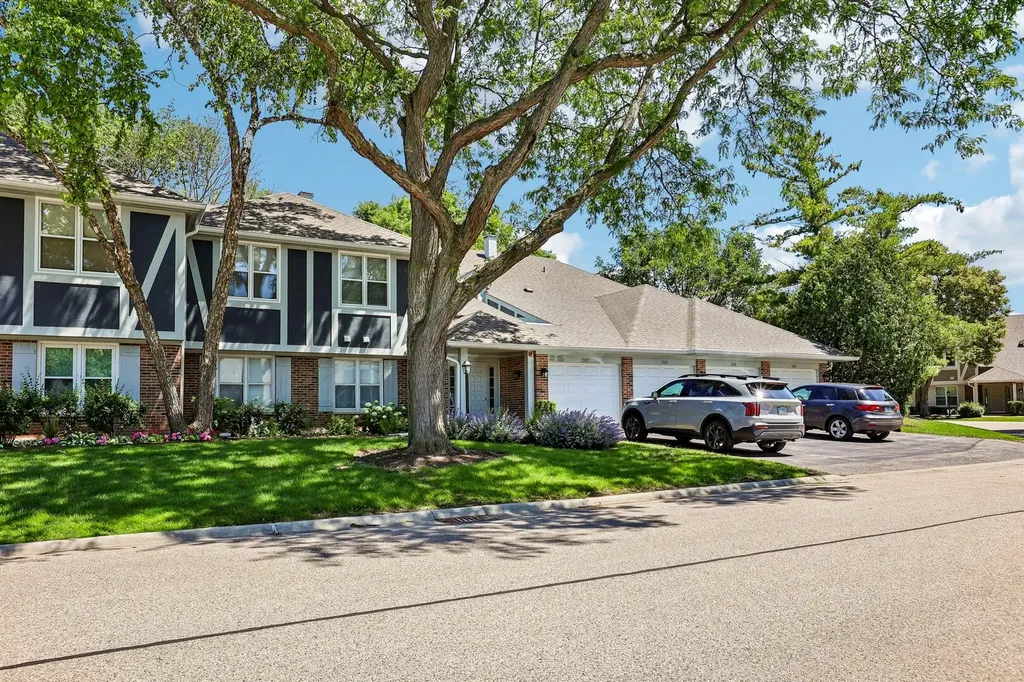 1307 Cromwell Court Vernon Hills IL 60061