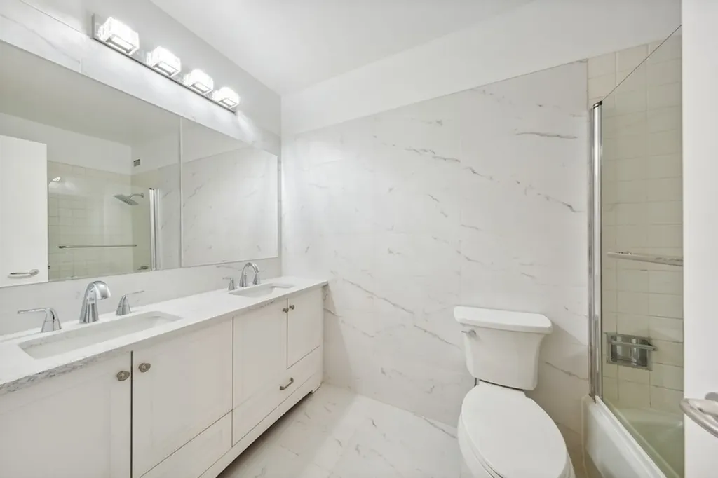 990 North Lake Shore Drive Chicago IL 60611