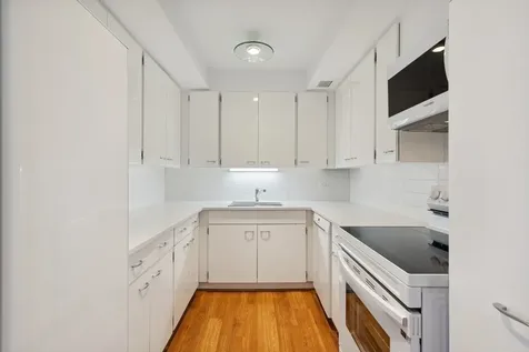 990 North Lake Shore Drive Chicago IL 60611