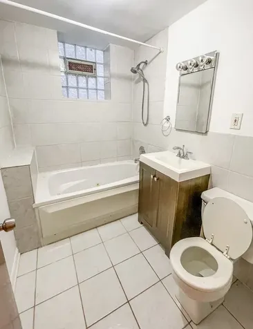 2152 West Division Street Chicago IL 60622