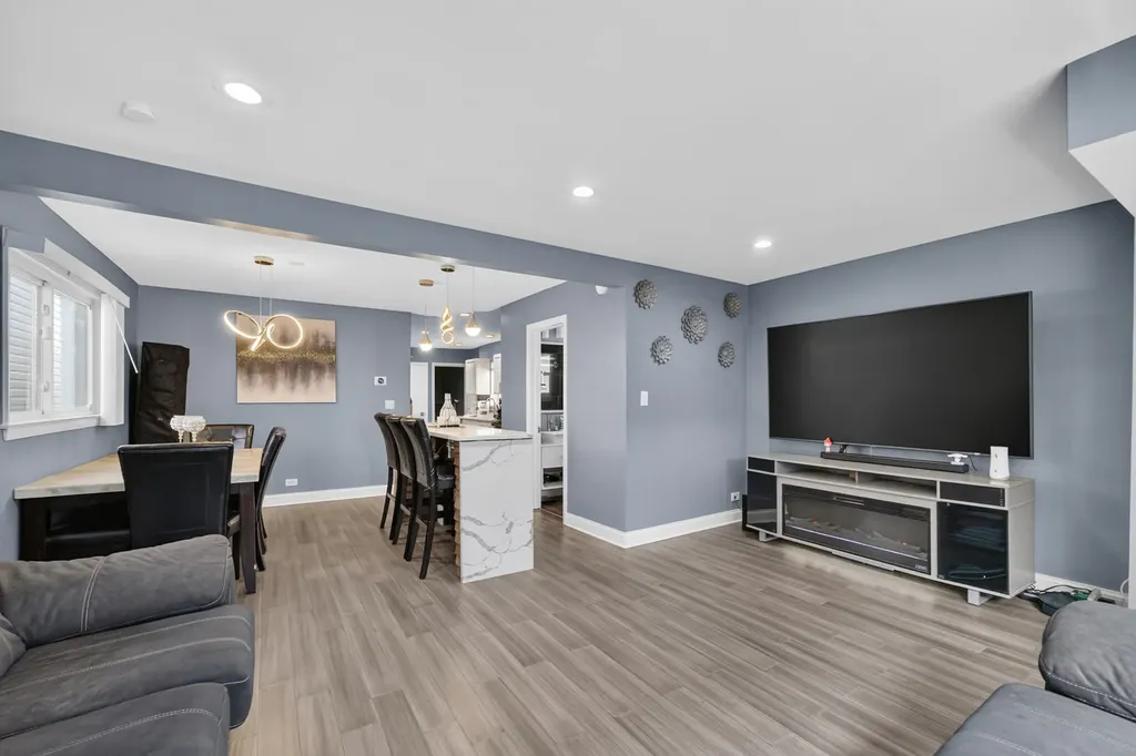 1734 North Karlov Avenue Chicago IL 60639