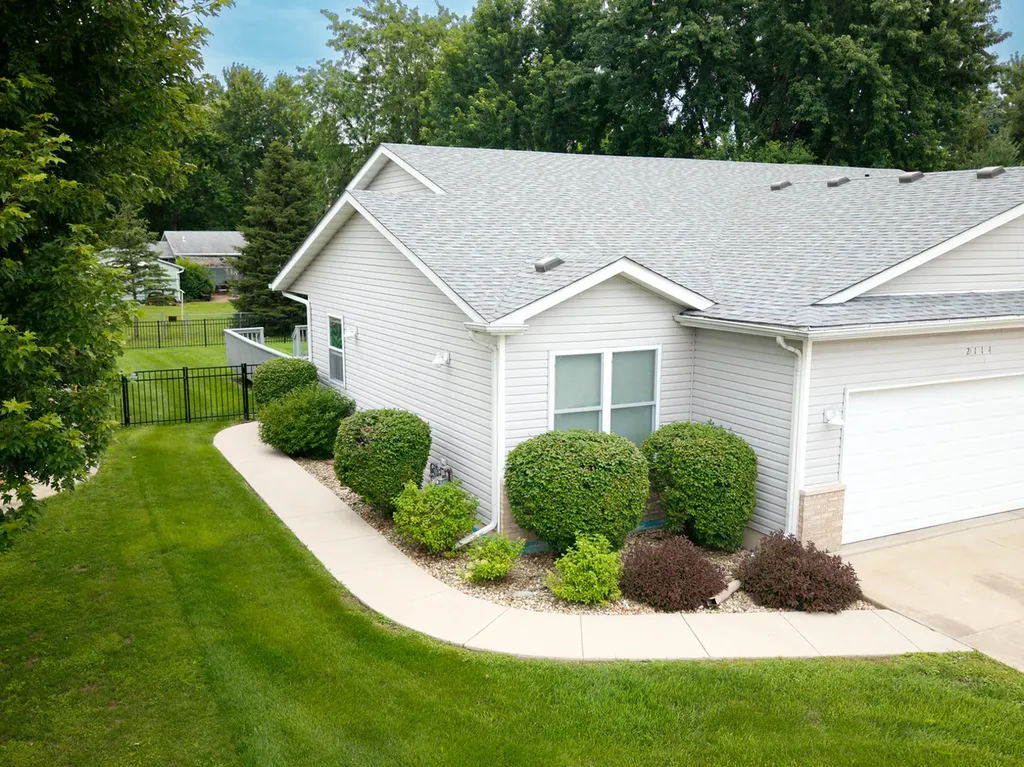 2114 Mary Lane Ottawa IL 61350