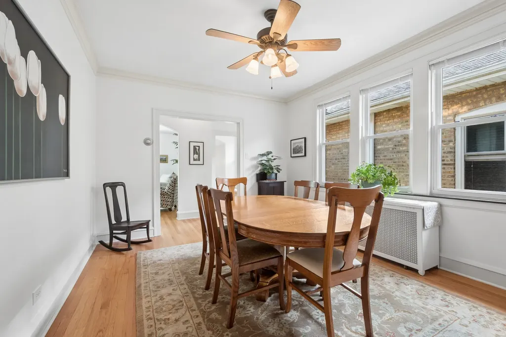 7448 North Rockwell Street Chicago IL 60645