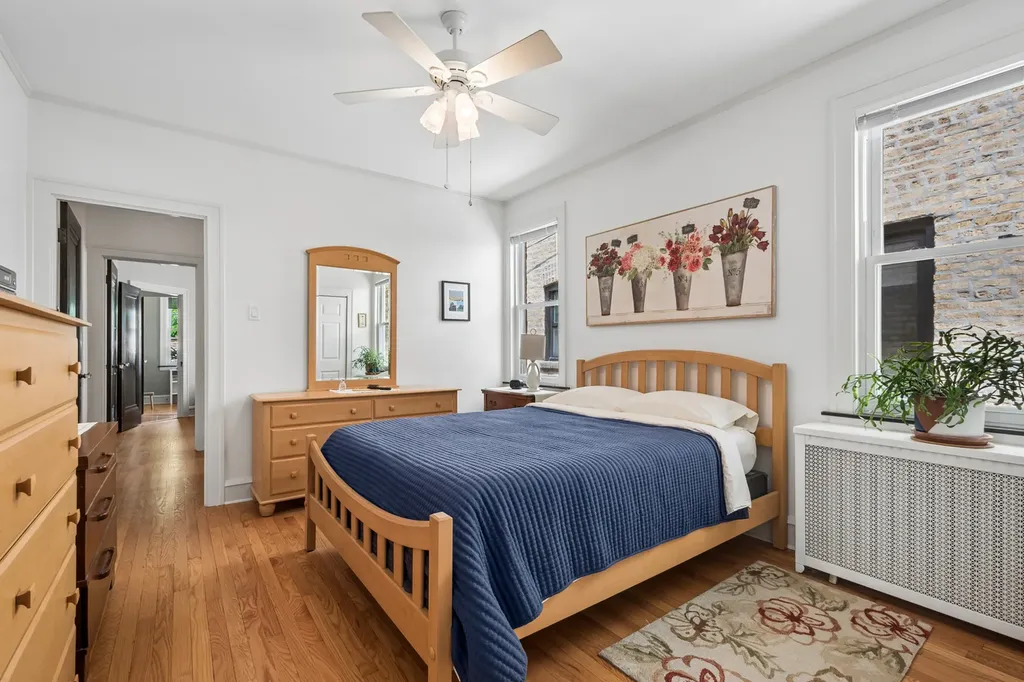 7448 North Rockwell Street Chicago IL 60645