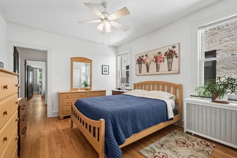 7448 North Rockwell Street Chicago IL 60645