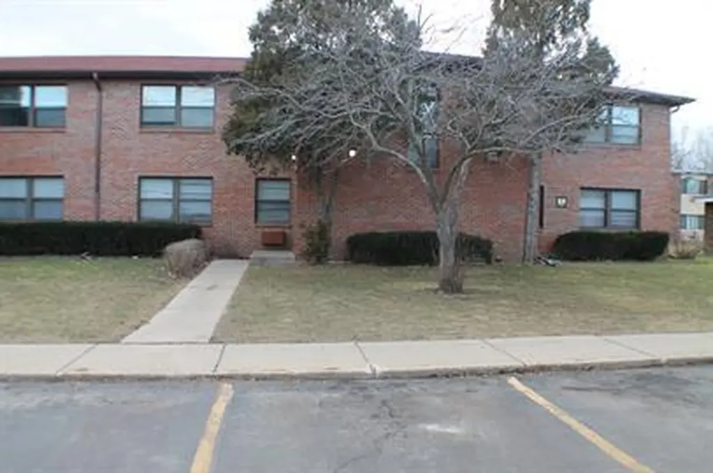 2902 31ST Street Zion IL 60099