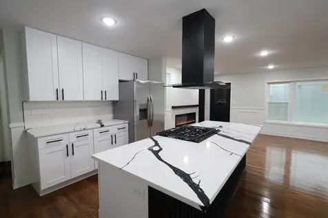 16644 Maple Street South Holland IL 60473