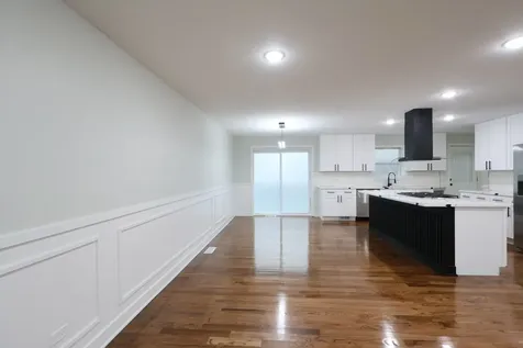 16644 Maple Street South Holland IL 60473
