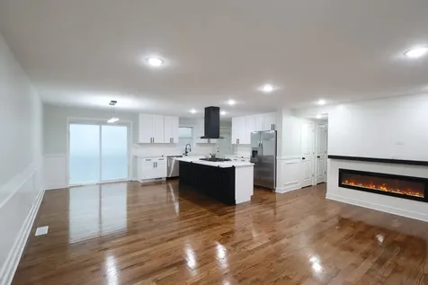16644 Maple Street South Holland IL 60473
