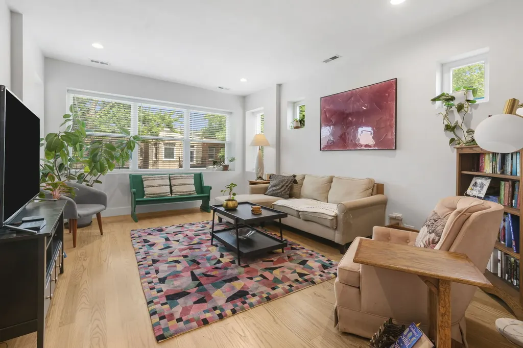 615 North Troy Street Chicago IL 60612
