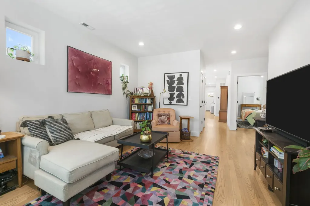 615 North Troy Street Chicago IL 60612