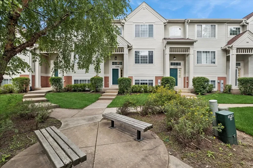 1333 New Haven Drive Cary IL 60013