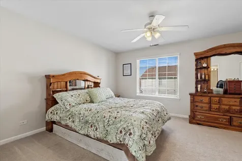 1333 New Haven Drive Cary IL 60013