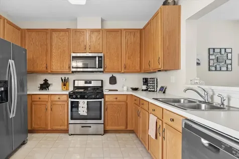 1333 New Haven Drive Cary IL 60013