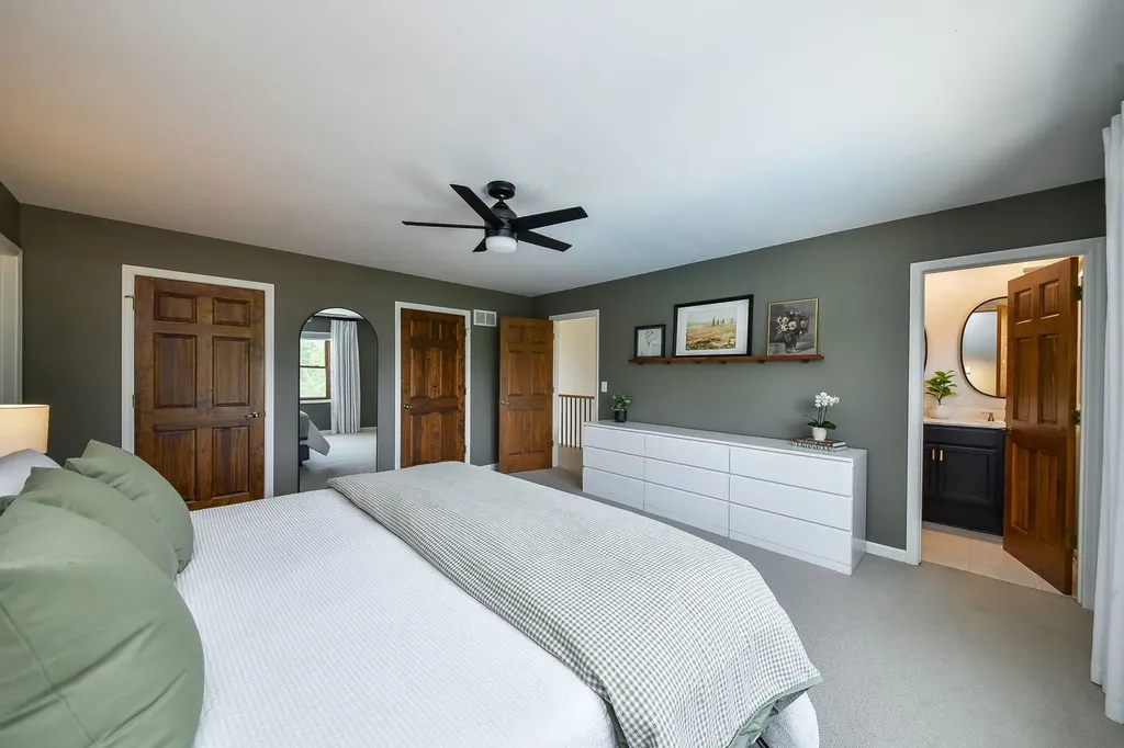 25W184 Setauket Avenue Naperville IL 60540