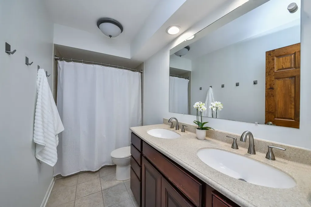 25W184 Setauket Avenue Naperville IL 60540