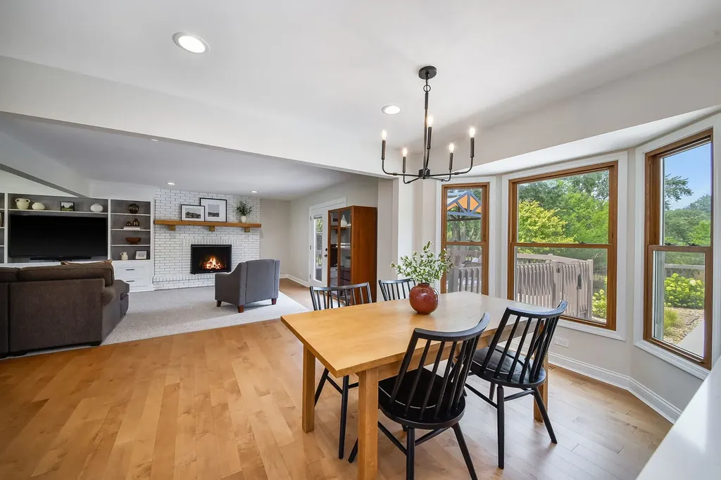 25W184 Setauket Avenue Naperville IL 60540