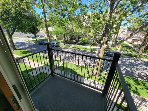 7411 North Claremont Avenue Chicago IL 60645