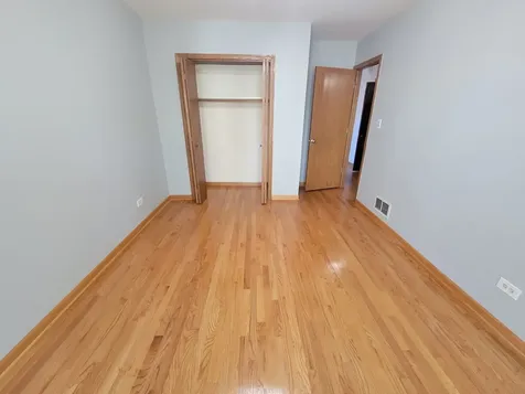 7411 North Claremont Avenue Chicago IL 60645