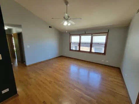 7411 North Claremont Avenue Chicago IL 60645