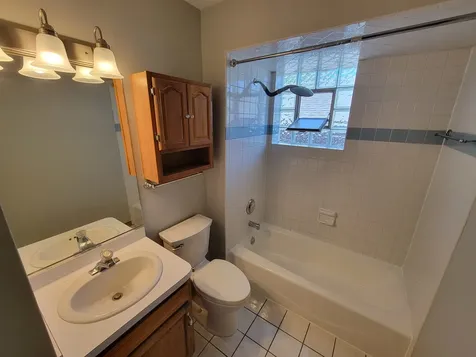 7411 North Claremont Avenue Chicago IL 60645
