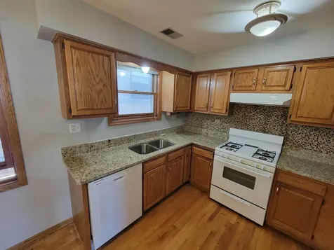 7411 North Claremont Avenue Chicago IL 60645