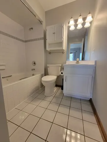 7411 North Claremont Avenue Chicago IL 60645
