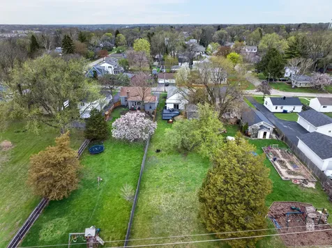 320 Chalmers Street Geneva IL 60134