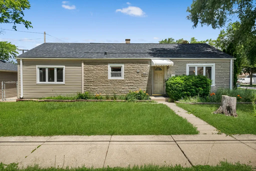 1446 Everett Avenue Des Plaines IL 60018
