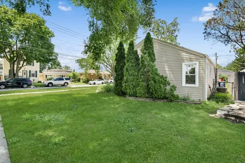 1446 Everett Avenue Des Plaines IL 60018
