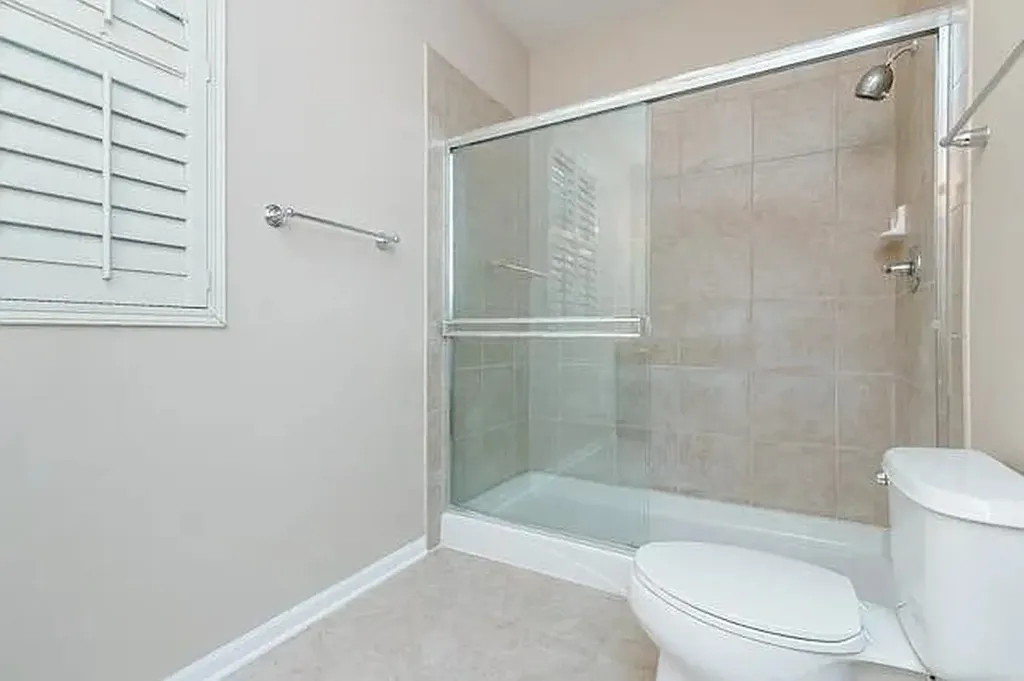 318 East 25th Street E Chicago IL 60616