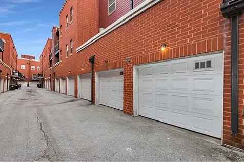 318 East 25th Street E Chicago IL 60616