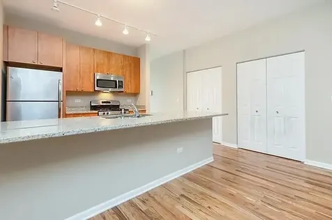 318 East 25th Street E Chicago IL 60616