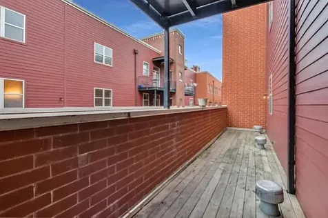318 East 25th Street E Chicago IL 60616
