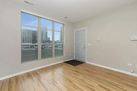 318 East 25th Street E Chicago IL 60616