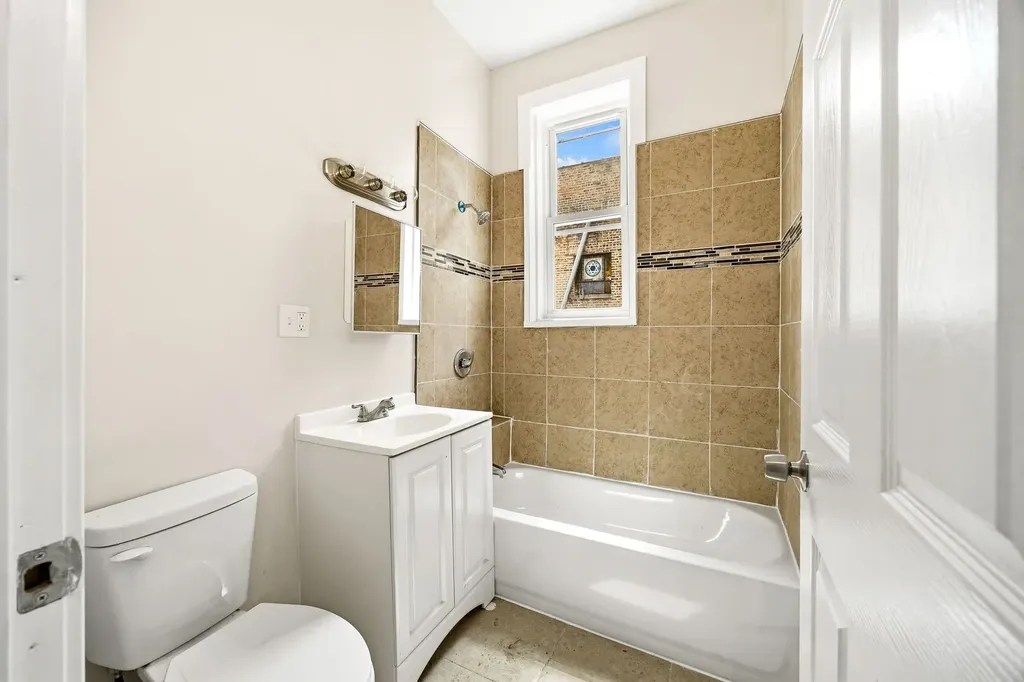 1621 South Lawndale Avenue Chicago IL 60623