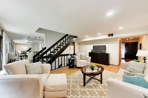 1609 Winnetka Road Glenview IL 60025