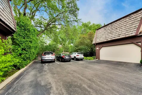 1609 Winnetka Road Glenview IL 60025