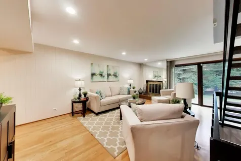 1609 Winnetka Road Glenview IL 60025