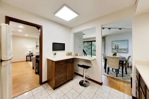 1609 Winnetka Road Glenview IL 60025