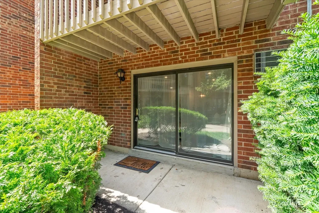 2370 Abbeywood Drive Lisle IL 60532